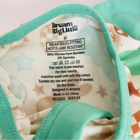 Set Of 2 Dream Big Little Egghunt & What’s Up Peeps Dream Rompers Size 3T - Picture 6 of 6